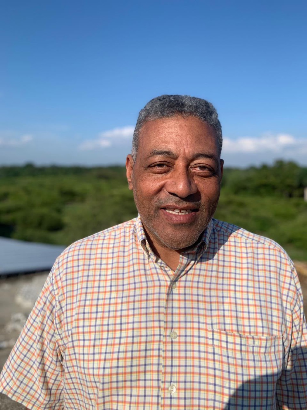 Don Perdomo en su finca, República Dominicana